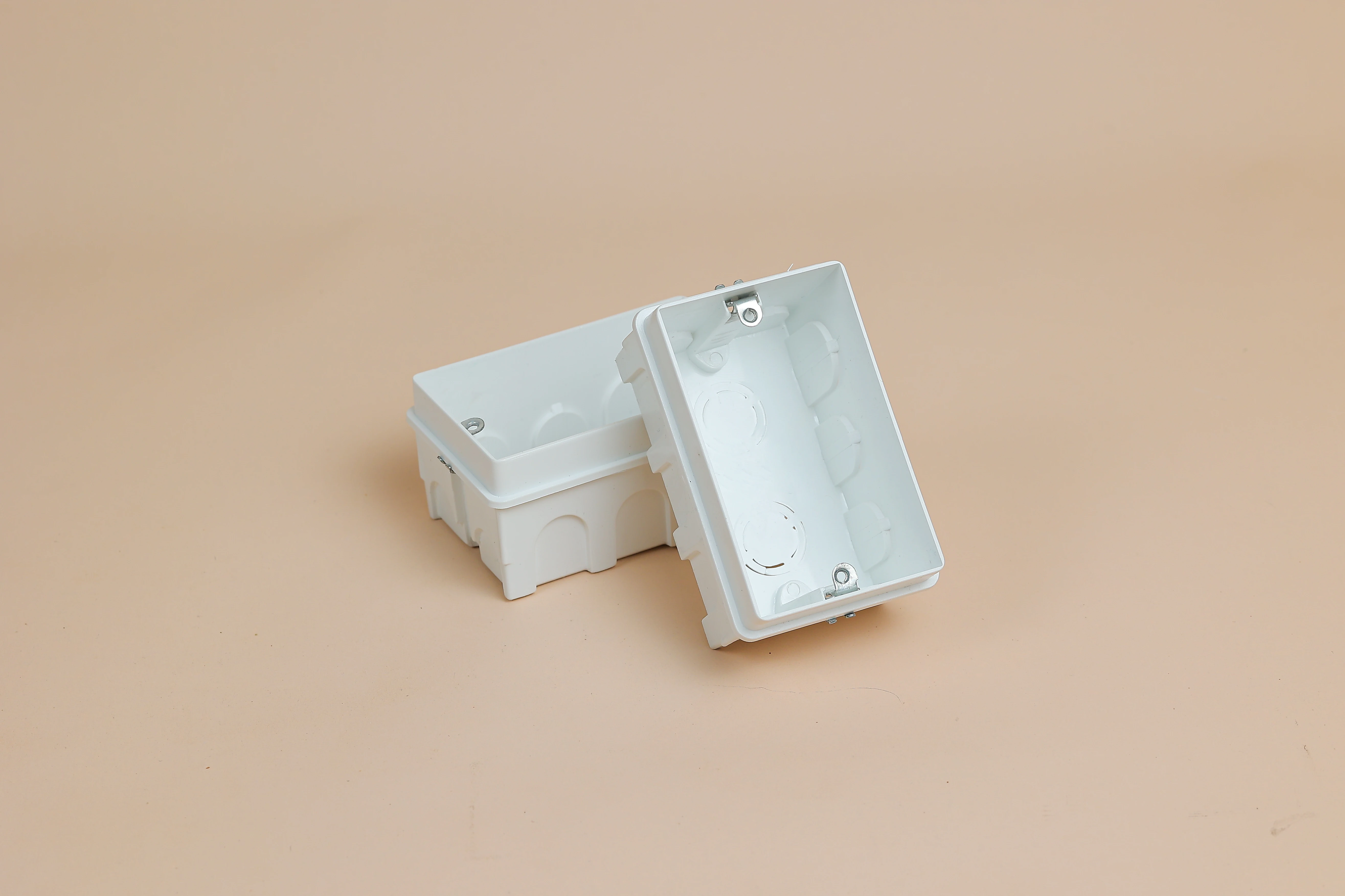 علبة ماجيك ترملة 7×10 UPVC